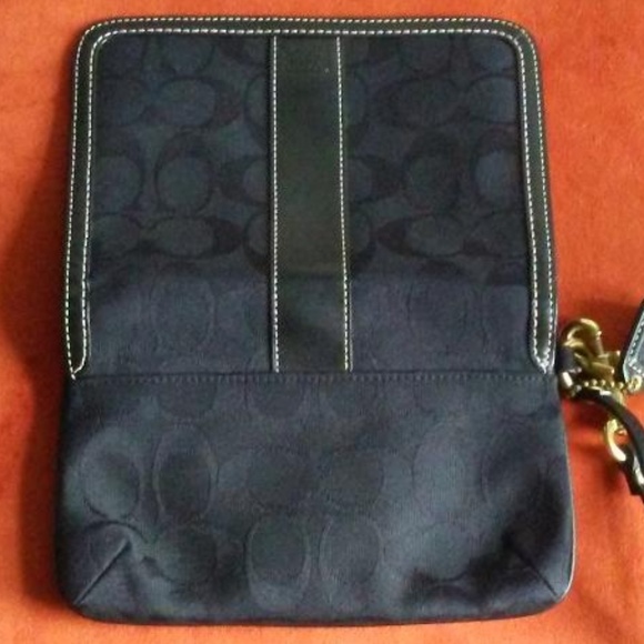 NWOT Coach Signature Large Flap Wristlet + Satin Dust Bag & Shopping Bag - Picture 5 of 7